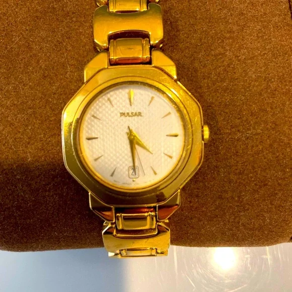 Pulsar | Accessories | Pulsar Goldtone Octagon Face Watch  display picture 1
